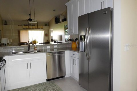 Condo in Sarasota, Florida, 2 bedrooms  № 248811 - photo 3