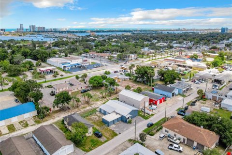 Propiedad comercial en alquiler en Daytona Beach, Florida № 1356539 - foto 3