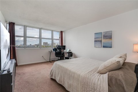 Condominio en venta en North Miami Beach, Florida, 2 dormitorios, 106.37 m2 № 699449 - foto 17