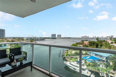 Condominio en venta en North Miami Beach, Florida, 2 dormitorios, 106.37 m2 № 699449 - foto 2