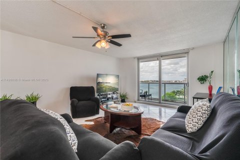Condominio en venta en North Miami Beach, Florida, 2 dormitorios, 106.37 m2 № 699449 - foto 10