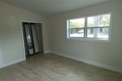 House in Fort Lauderdale, Florida 4 bedrooms, 106.37 sq.m. № 1145982 - photo 12