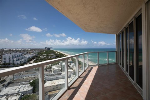 Copropriété à vendre à Miami Beach, Floride: 2 chambres, 130.99 m2 № 1077991 - photo 17