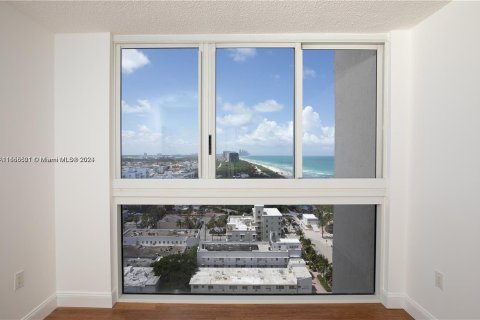 Copropriété à vendre à Miami Beach, Floride: 2 chambres, 130.99 m2 № 1077991 - photo 8
