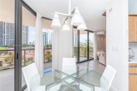 Condo in Aventura, Florida, 2 bedrooms  № 1215790 - photo 6