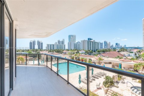 Copropriété à vendre à Aventura, Floride: 2 chambres, 141.4 m2 № 1215790 - photo 25