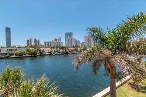 Copropriété à vendre à Aventura, Floride: 2 chambres, 141.4 m2 № 1215790 - photo 28