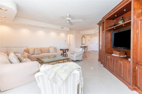 Condominio en venta en Aventura, Florida, 2 dormitorios, 141.4 m2 № 1215790 - foto 8