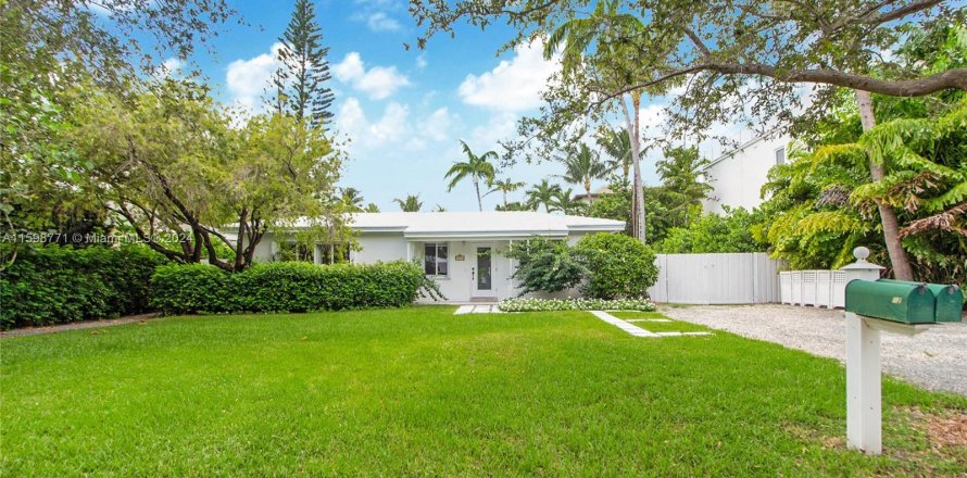 Villa ou maison à Key Biscayne, Floride 2 chambres, 96.99 m2 № 1207220