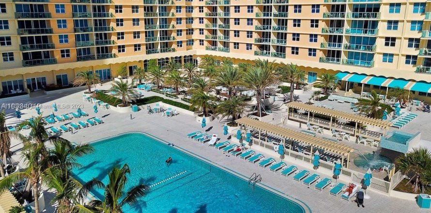 Condo in Hollywood, Florida, 1 bedroom  № 658194