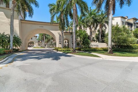 Townhouse in Sunrise, Florida 3 bedrooms, 122.91 sq.m. № 924565 - photo 1