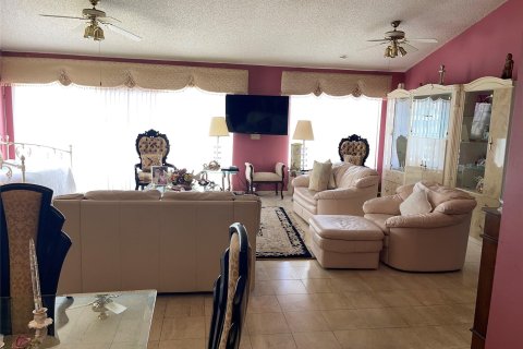 Casa en venta en Tamarac, Florida, 2 dormitorios, 140.1 m2 № 1175043 - foto 25