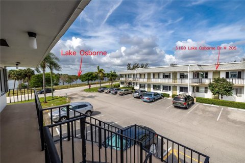 Купить кондоминиум в Лейк-Уорт, Флорида 3 комнаты, 76.55м2, № 475147 - фото 1