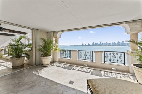 Condo in Miami Beach, Florida, 3 bedrooms  № 1187422 - photo 1