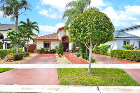 Villa ou maison à vendre à Miami Lakes, Floride: 3 chambres, 174.47 m2 № 1292806 - photo 2