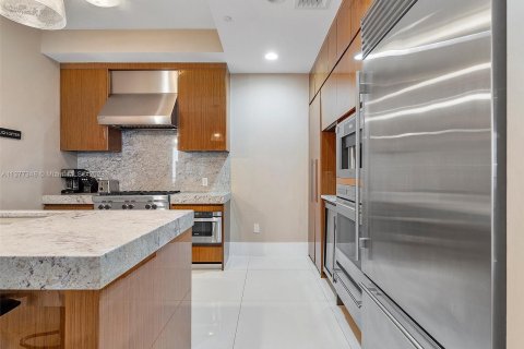 Condo in Bal Harbour, Florida, 2 bedrooms  № 883700 - photo 6