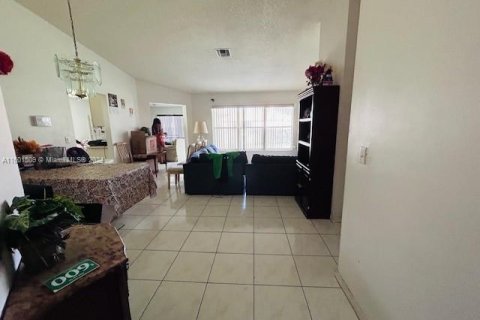 Casa en venta en Lauderhill, Florida, 3 dormitorios, 138.61 m2 № 1216787 - foto 5