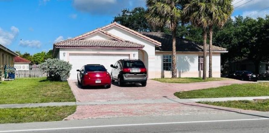 Casa en Lauderhill, Florida 3 dormitorios, 138.61 m2 № 1216787