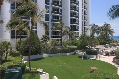 Studio in the Condo in Sunny Isles Beach, Florida  № 1188182 - photo 3