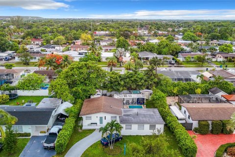 Villa ou maison à vendre à Cutler Bay, Floride: 3 chambres, 118.54 m2 № 1215503 - photo 2