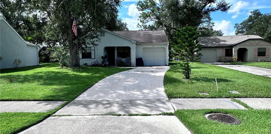 House in Port Charlotte, Florida 2 bedrooms, 79.15 sq.m. № 1369751