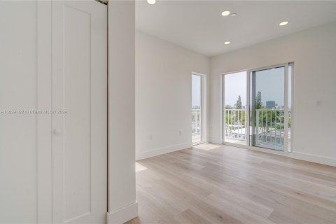 Condo in Miami Beach, Florida, 3 bedrooms  № 1271160 - photo 20