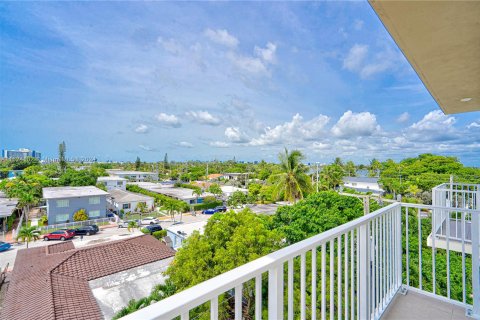 Condo in Miami Beach, Florida, 3 bedrooms  № 1271160 - photo 26