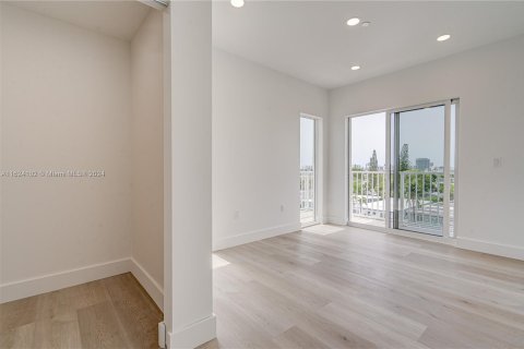 Condo in Miami Beach, Florida, 3 bedrooms  № 1271160 - photo 21