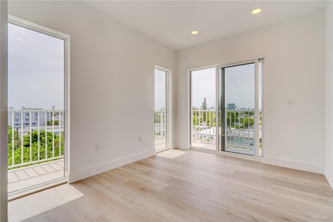 Condo in Miami Beach, Florida, 3 bedrooms  № 1271160 - photo 22