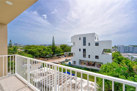 Condo in Miami Beach, Florida, 3 bedrooms  № 1271160 - photo 27