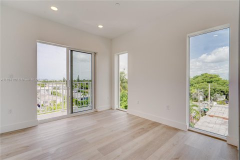 Condo in Miami Beach, Florida, 3 bedrooms  № 1271160 - photo 11