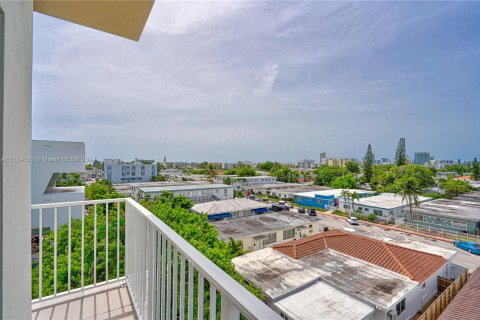 Condo in Miami Beach, Florida, 3 bedrooms  № 1271160 - photo 25