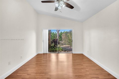 Villa ou maison à vendre à Pembroke Pines, Floride: 3 chambres, 137.68 m2 № 859821 - photo 10