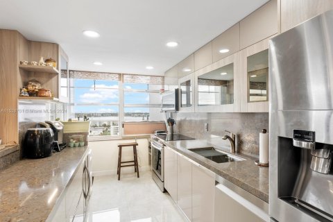 Condominio en venta en Aventura, Florida, 4 dormitorios, 221.76 m2 № 1004421 - foto 23