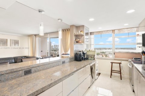 Copropriété à vendre à Aventura, Floride: 4 chambres, 221.76 m2 № 1004421 - photo 21