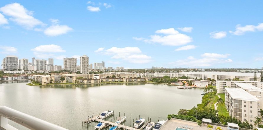 Condo in Aventura, Florida, 4 bedrooms  № 1004421