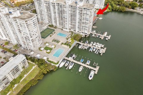 Copropriété à vendre à Aventura, Floride: 4 chambres, 221.76 m2 № 1004421 - photo 7