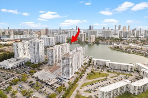 Condominio en venta en Aventura, Florida, 4 dormitorios, 221.76 m2 № 1004421 - foto 8