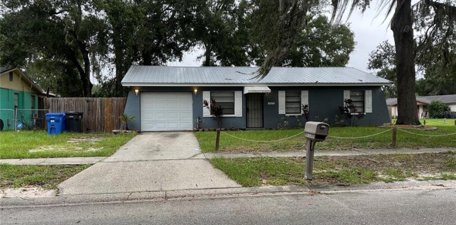 House in Tampa, Florida 3 bedrooms, 120.03 sq.m. № 1403196