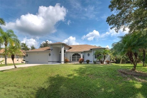 Villa ou maison à vendre à North Port, Floride: 3 chambres, 192.12 m2 № 1385174 - photo 2