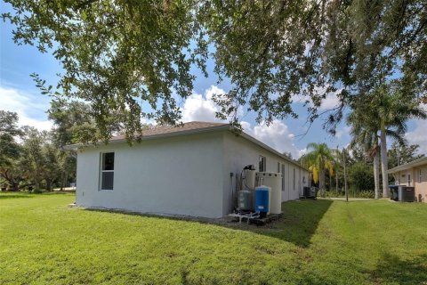 Villa ou maison à vendre à North Port, Floride: 3 chambres, 192.12 m2 № 1385174 - photo 5