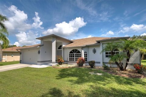 Villa ou maison à vendre à North Port, Floride: 3 chambres, 192.12 m2 № 1385174 - photo 3