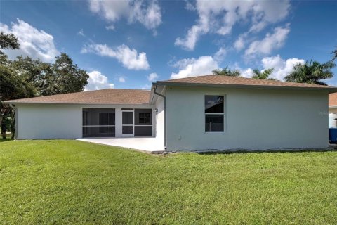 House in North Port, Florida 3 bedrooms, 192.12 sq.m. № 1385174 - photo 6