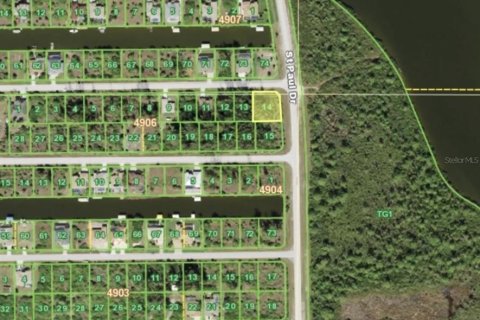 Terreno en venta en Port Charlotte, Florida № 1165502 - foto 1