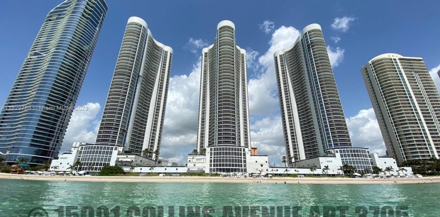 Condo in Sunny Isles Beach, Florida, 2 bedrooms  № 832491