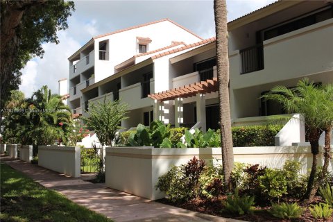 Townhouse in Coral Gables, Florida 2 bedrooms, 140.75 sq.m. № 1237472 - photo 2