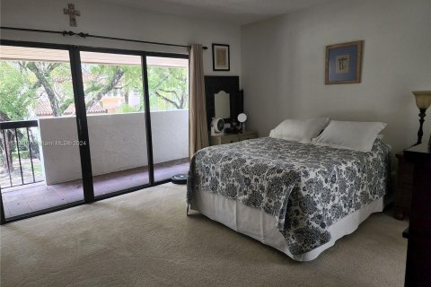 Townhouse in Coral Gables, Florida 2 bedrooms, 140.75 sq.m. № 1237472 - photo 7