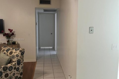 Condominio en venta en Pembroke Pines, Florida, 2 dormitorios, 88.63 m2 № 1237444 - foto 29