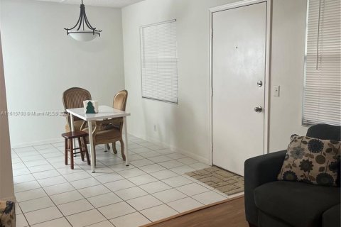 Condominio en venta en Pembroke Pines, Florida, 2 dormitorios, 88.63 m2 № 1237444 - foto 30