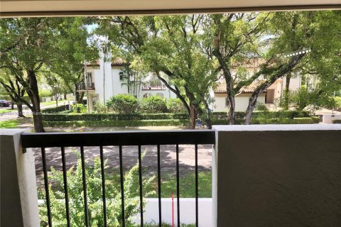 Townhouse in Coral Gables, Florida 2 bedrooms, 140.75 sq.m. № 1237474 - photo 8